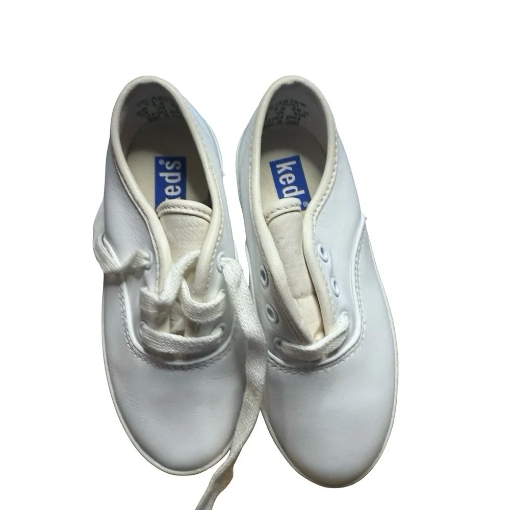 Vintage Keds 8 1/2 Wide Kids white‎ leather Champion shoes sneakers.